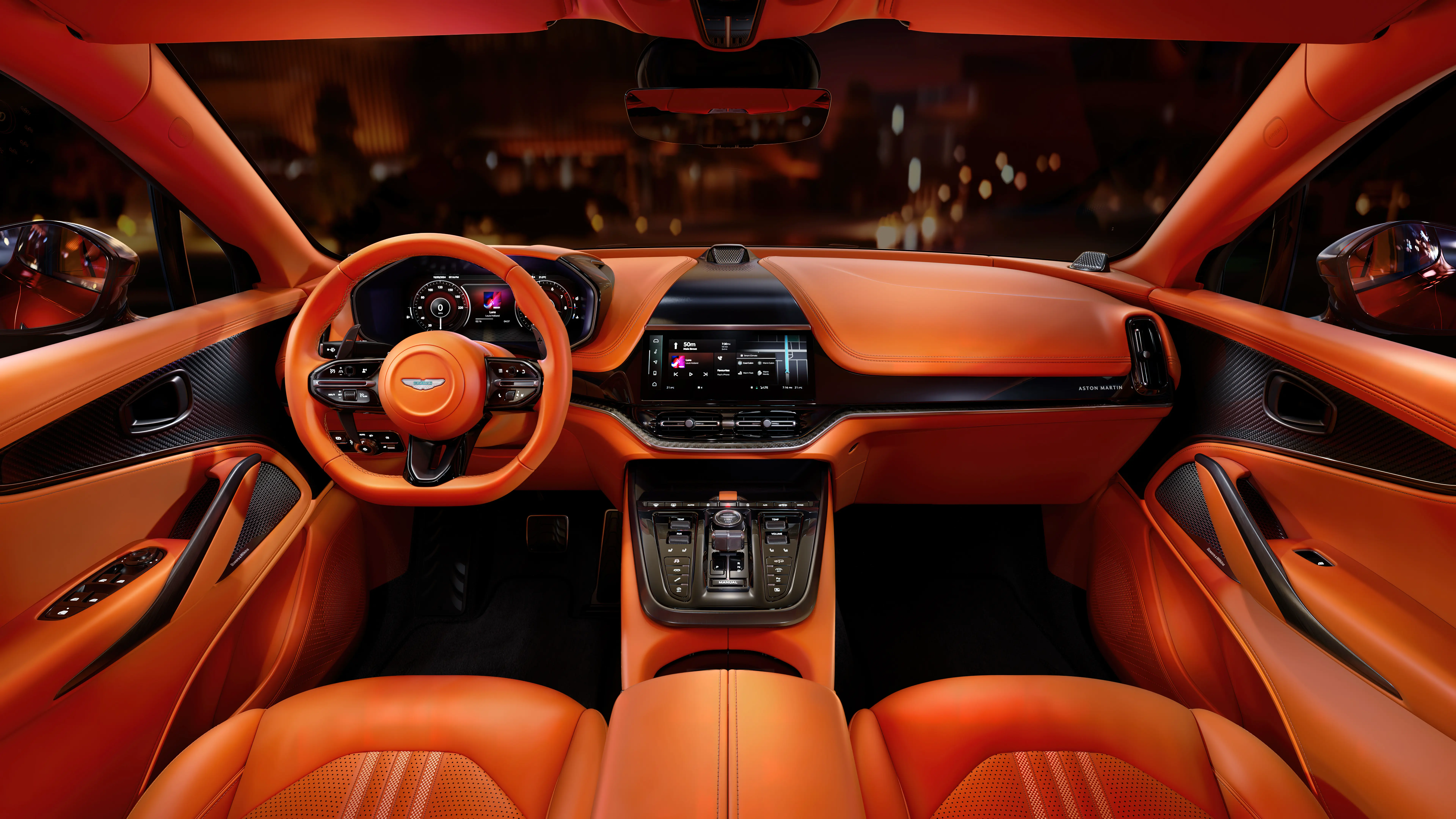 interno abitacolo Aston Martin DBX707
