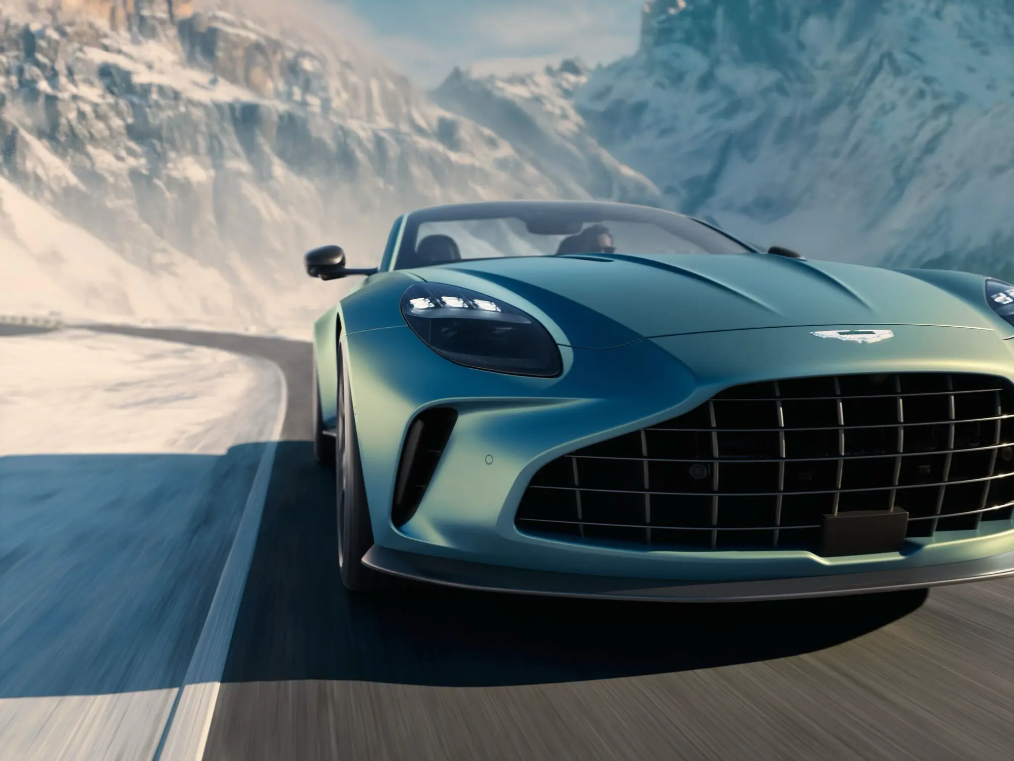 paraurti anteriore su strada Aston Martin Vantage