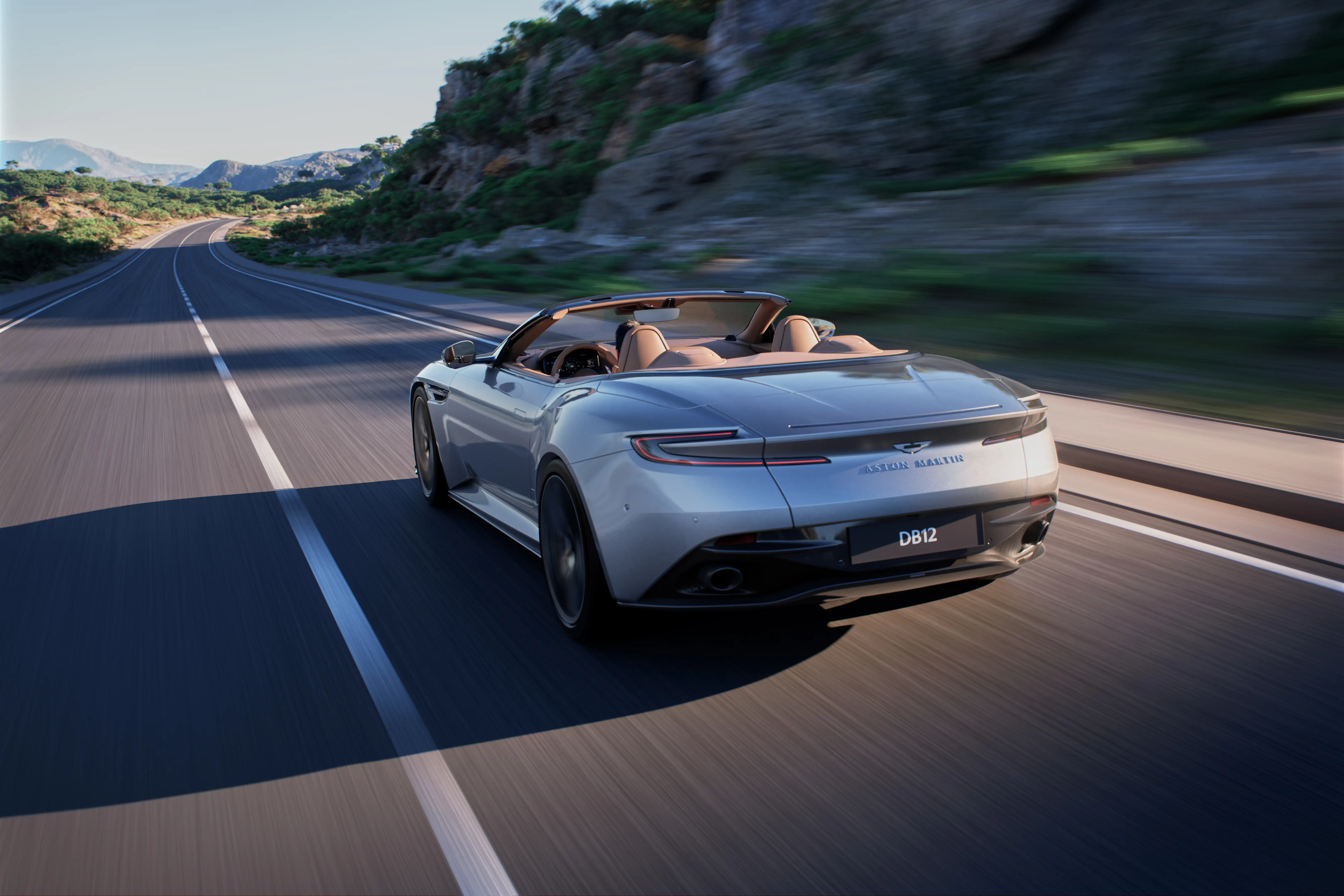 db12 volante Aston Martin su strada